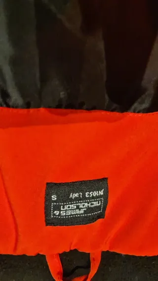 Giubbotto da equitazione o sci rosso