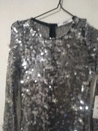Vestido lentejuelas Zara plateado