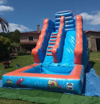 Castillo hinchable acuático con piscina