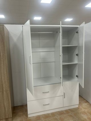 Armario 3 Puertas Blanco con Espejo - Nuevo