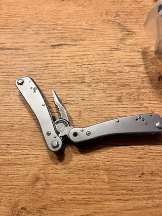 Multiherramienta Plegable Alicates