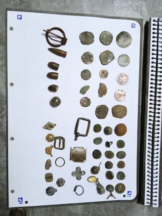 Lote de objetos antiguos y coleccionables