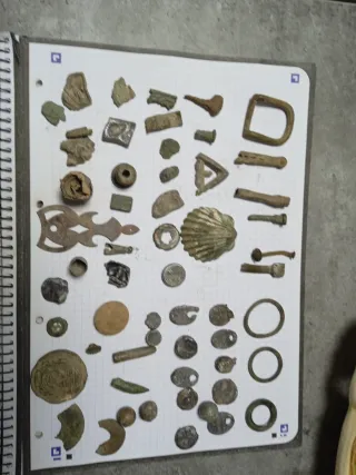 Lote de objetos antiguos y coleccionables