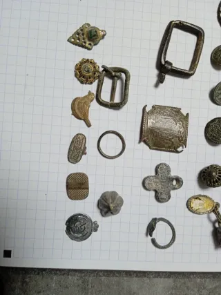 Lote de objetos antiguos y coleccionables