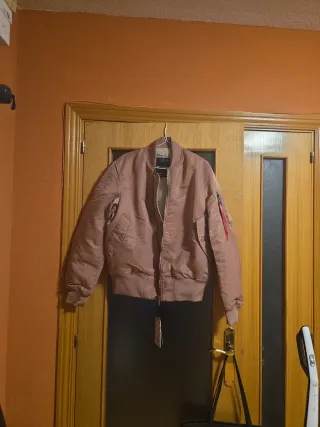Chaqueta bomber rosa