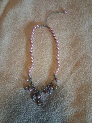 Collana girocollo con ciondoli