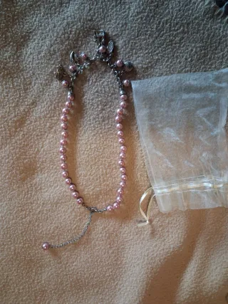 Collana girocollo con ciondoli