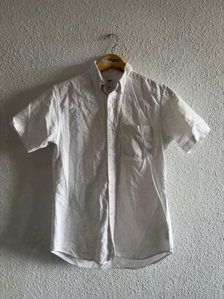 Camisa en manga corta marca Uniqlo