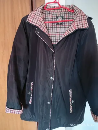 Abrigo de señora negro y multicolor