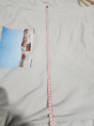 Camiseta beige gráfic Retro Minimal Streetwear