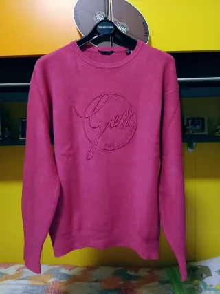 Maglia Guess lana rasata rosa  Veste perfettamente