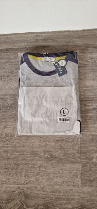 LOTE DE TRES PIJAMAS CON ETIQUETA