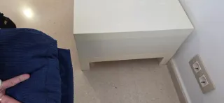 Mesa auxiliar blanca IKEA