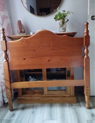 Cabecero de cama de madera color miel