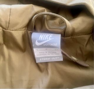 Chaqueta Nike verde con forro acolchado