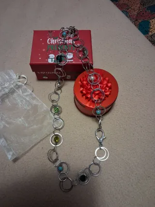 Collana media lunghezza con perline