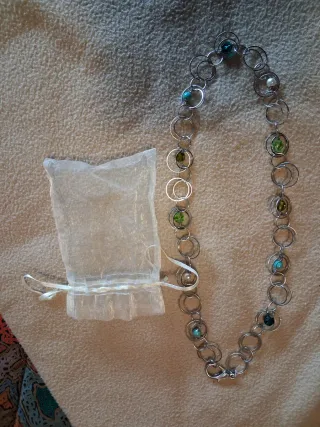 Collana media lunghezza con perline