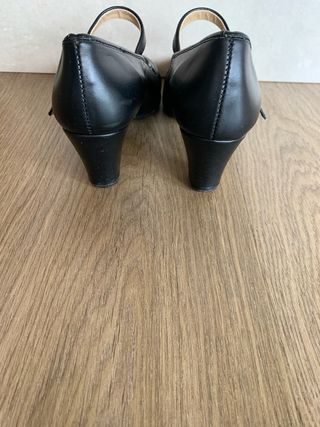 Zapatos de baile de piel negros con punteras