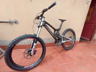 Santa Cruz V10 v4 Talla M
