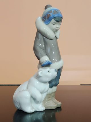Lladró 5238 Niño Esquimal con Mascota Porcelana