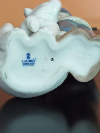 Lladró 5238 Niño Esquimal con Mascota Porcelana