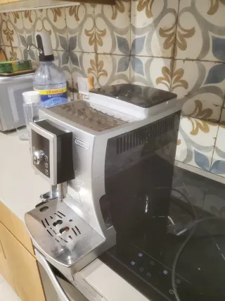 Cafetera Delonghi ECAM 23.420.SB