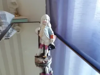 Statuina porcellana antica