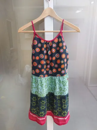 Confezione di 8 vestiti e magliette Desigual/Benetton/Blue