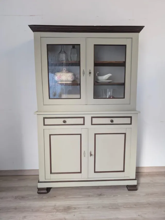 Antigua alacena francesa