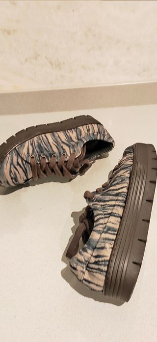 Zapatos de mujer estampado cebra