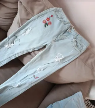 Vaqueros Talla 38 con Mariposa