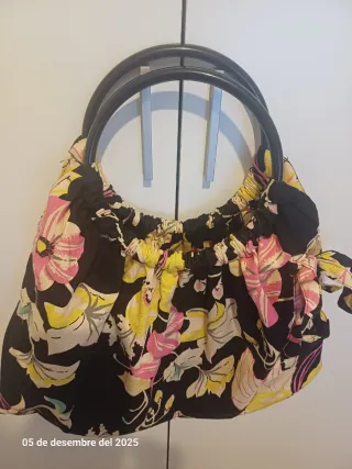 Bolsa de tela floral con asas
