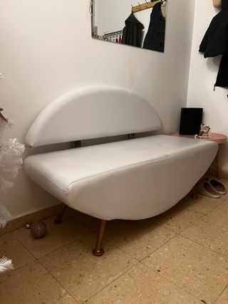 Sofá de cuero blanco