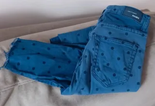 Vaqueros Pull&Bear lunares talla 38