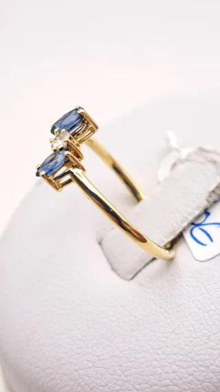 Anillo Oro 18k Zafiros y diamante