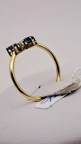 Anillo Oro 18k Zafiros y diamante