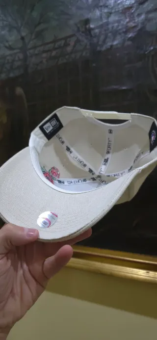 Berretto New Era Beige con Rose