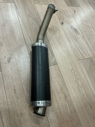 Escape Mivv Yamaha R6 2003-2005 Carbono y titanio