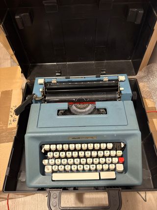 Máquina de escribir Olivetti Studio 46