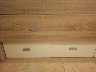 2 Camas y cajones más escritorio 170€. Cama 95€