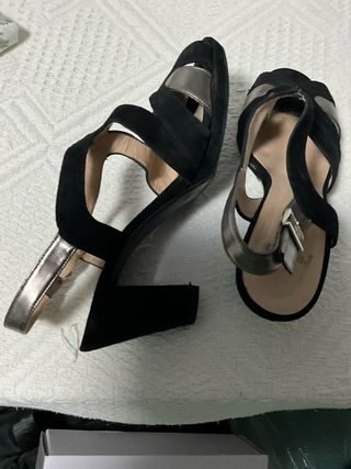 Sandalias tacón negras y plata