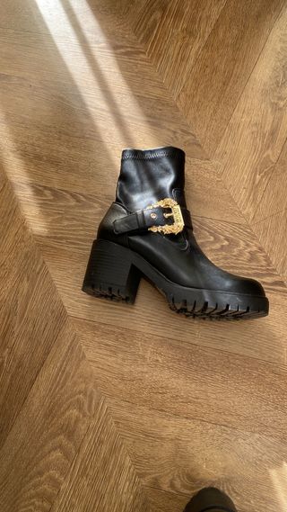 Botas Versace Plataforma Hebilla Dorada