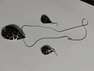 Conjunto Gorbe Collar y Pendientes