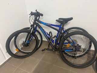 Bicicleta Rockrider Negra y Azul