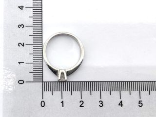 anillo oro 18k con piedra con diamante