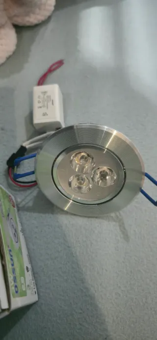 Foco LED empotrable plateado 3 focos ojo de buey