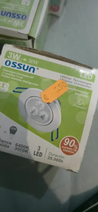 Foco LED empotrable plateado 3 focos ojo de buey