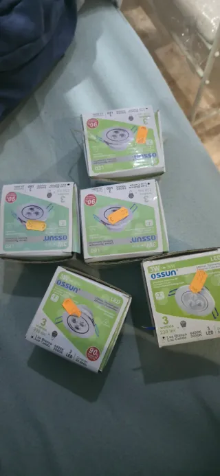 Foco LED empotrable plateado 3 focos ojo de buey