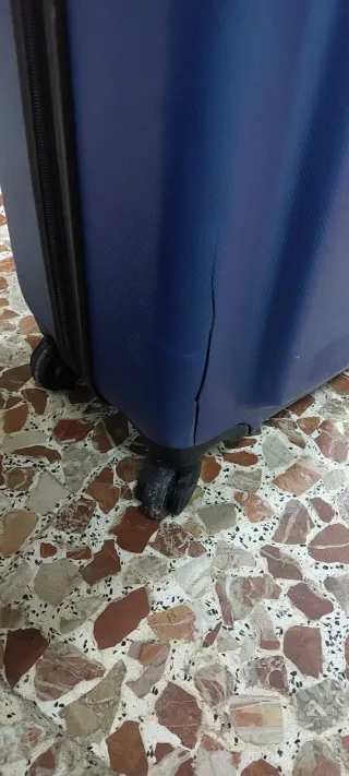 Maletas de viaje azul y roja