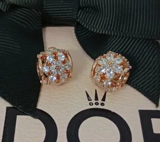 Charm Flor Circonitas Oro Rosa